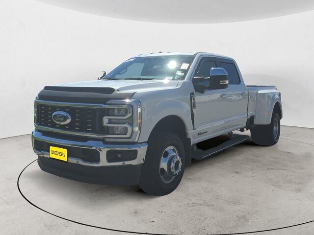 2025 Ford F-350 Super Duty King Ranch — photo 1 of 26