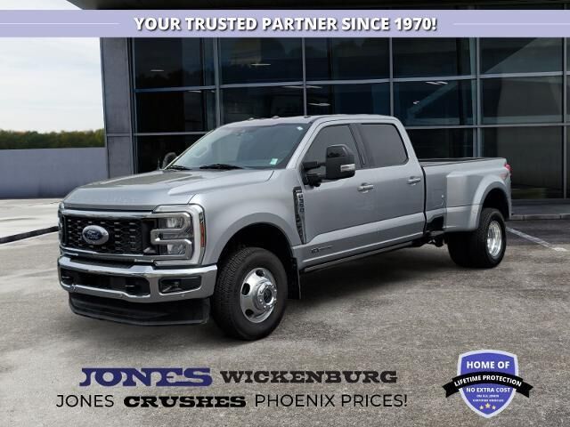 2024 Ford F-350 Super Duty Lariat — photo 1 of 26