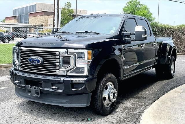2022 Ford F-350 Super Duty Platinum — photo 1 of 13