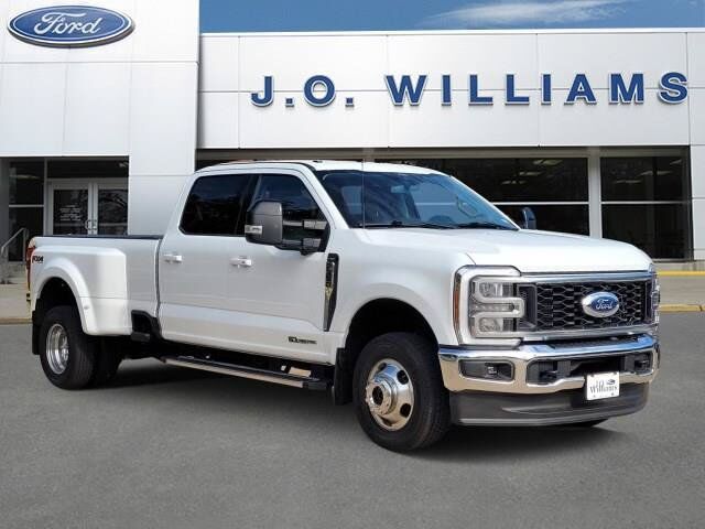 2024 Ford Super Duty F-350 DRW LARIAT