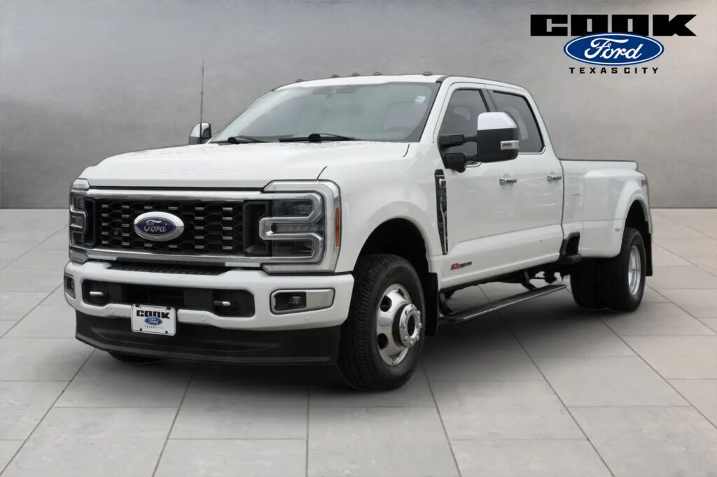 2024 Ford F-350 Super Duty Platinum — photo 1 of 13
