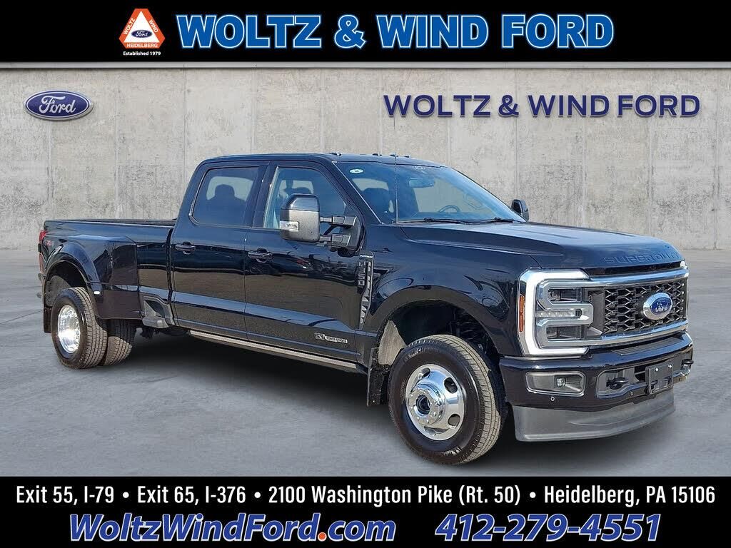 2025 Ford F-350 Super Duty Platinum — photo 1 of 1