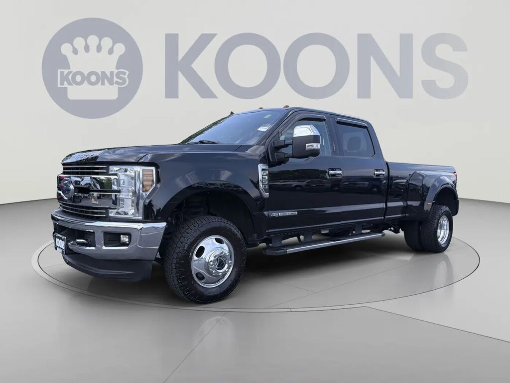2019 Ford F-350 Super Duty Lariat — photo 1 of 28