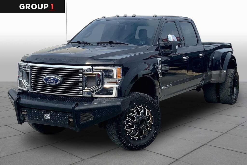 2020 Ford F-350 Super Duty Lariat — photo 1 of 14