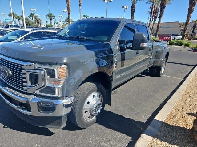 2021 Ford F-350 Super Duty Lariat — photo 1 of 10
