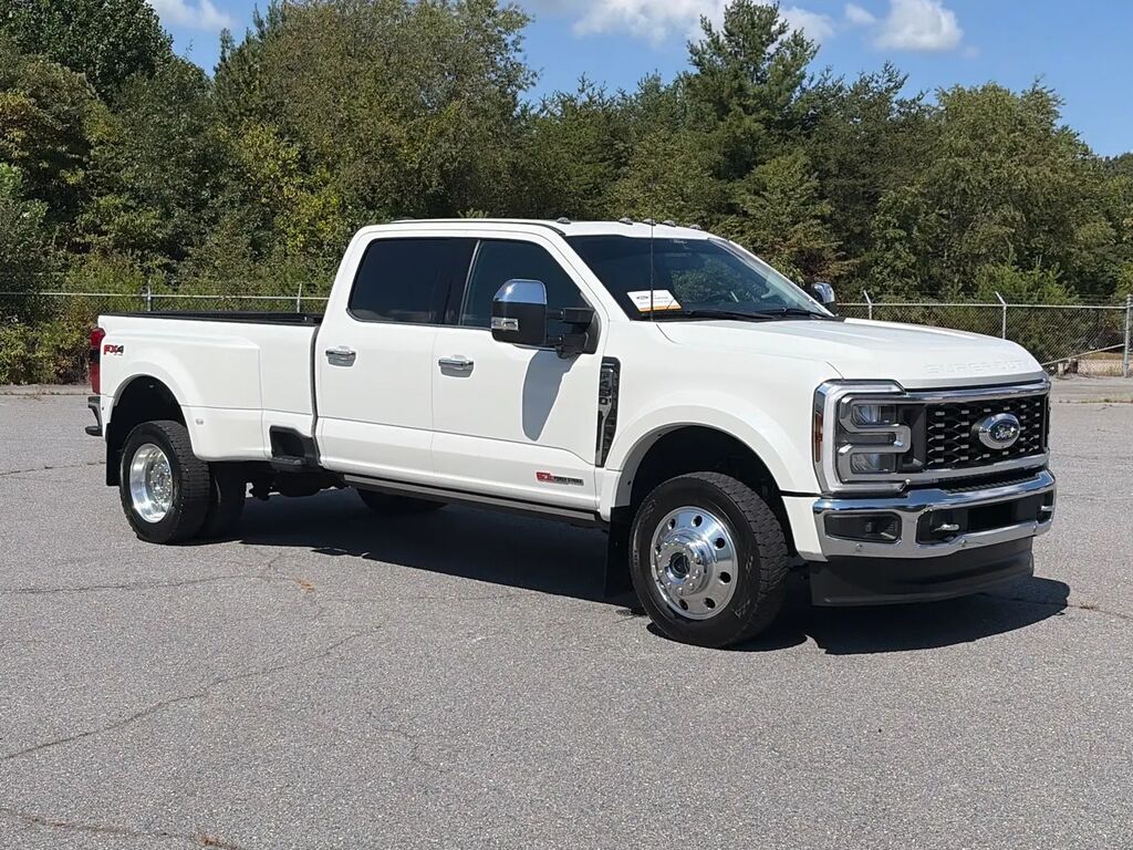 2024 Ford F-450 Super Duty Lariat — photo 1 of 13