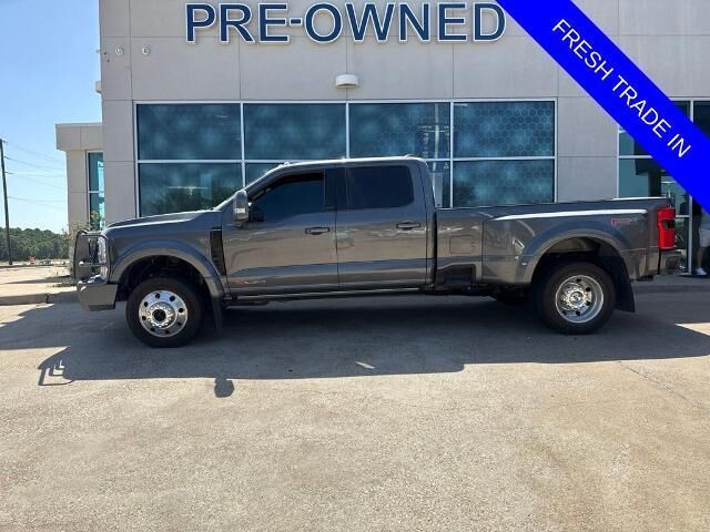 2025 Ford F-450 Super Duty Platinum — photo 1 of 26
