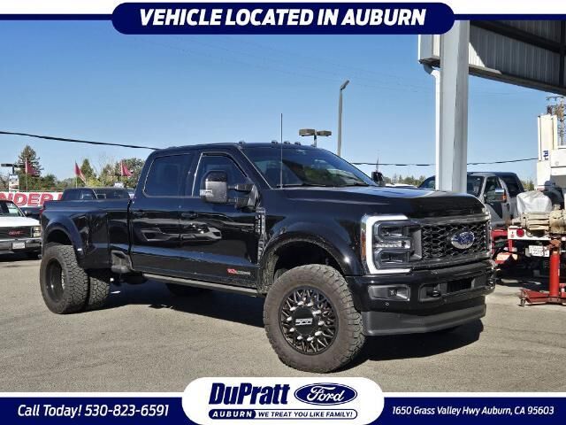 2025 Ford F-450 Super Duty Platinum