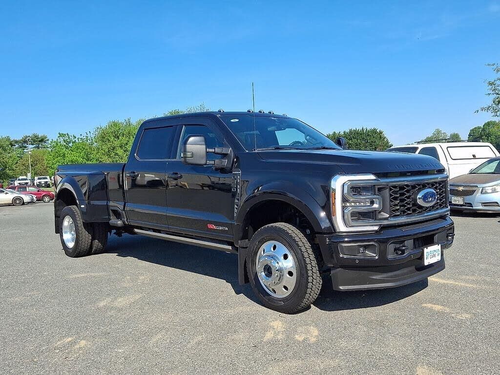 2026 Ford F-450 Super Duty Platinum — photo 1 of 1