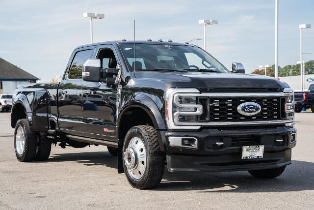 2024 Ford F-450 Super Duty Platinum