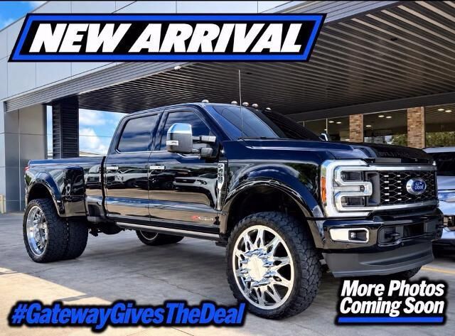 2025 Ford F-450 Super Duty Platinum