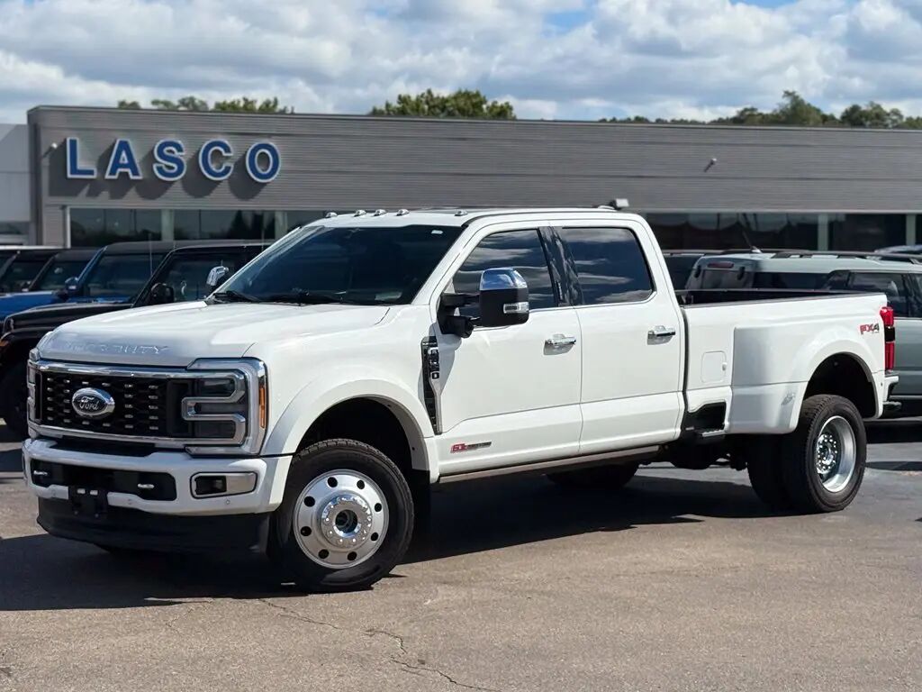 2023 Ford F-450 Super Duty Platinum — photo 1 of 13