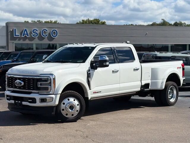 2023 Ford F-450 Super Duty Platinum