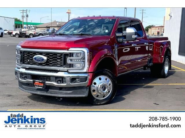 2026 Ford F-450 Super Duty Lariat — photo 1 of 13
