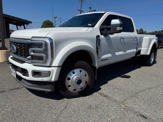 2026 Ford F-450 Super Duty Platinum