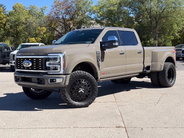 2026 Ford F-450 Super Duty Platinum