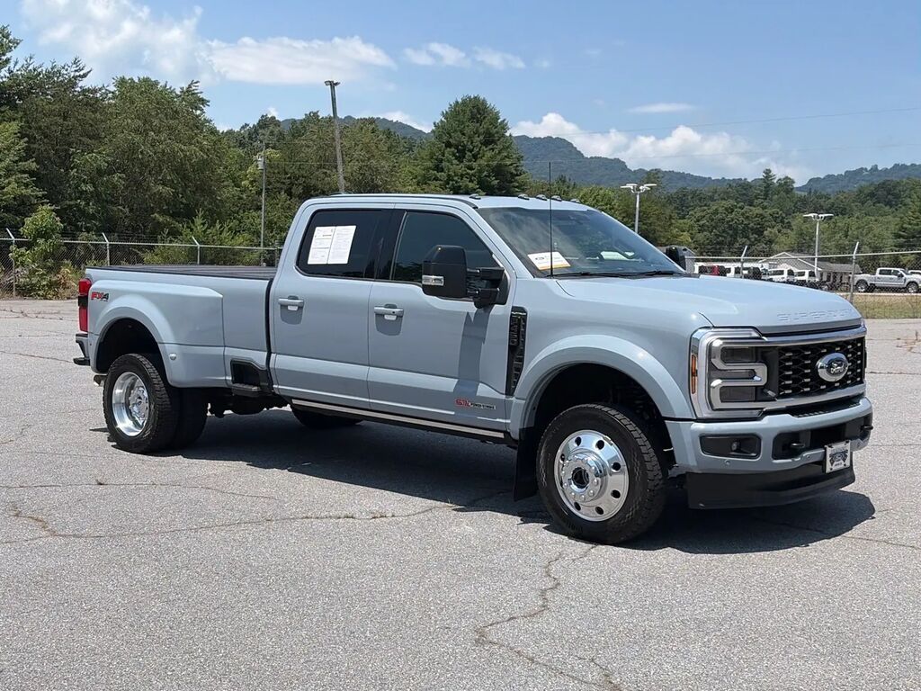 2025 Ford F-450 Super Duty Platinum — photo 1 of 14