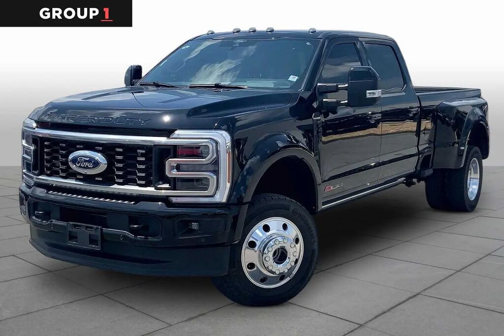 2025 Ford F-450 Super Duty Platinum — photo 1 of 12