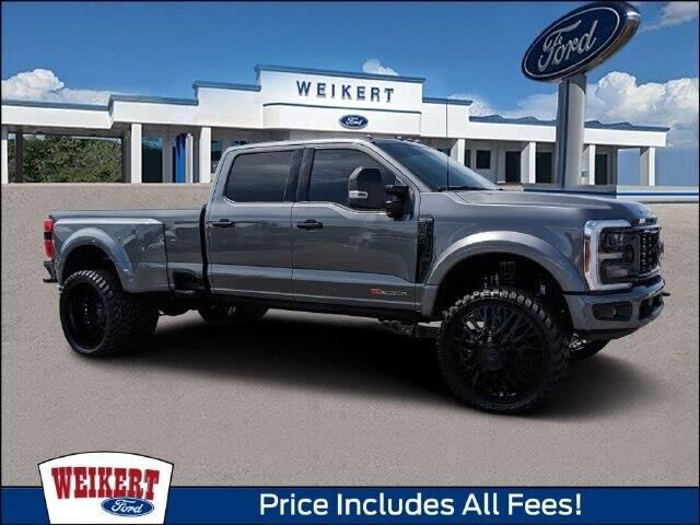 2026 Ford F-450 Super Duty Platinum