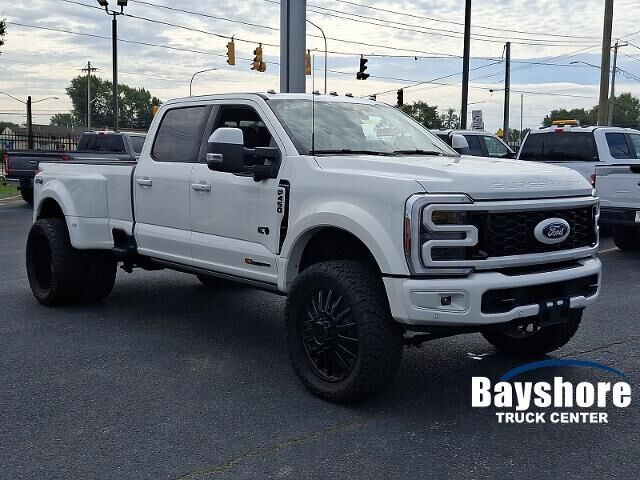 2026 Ford F-450 Super Duty Platinum