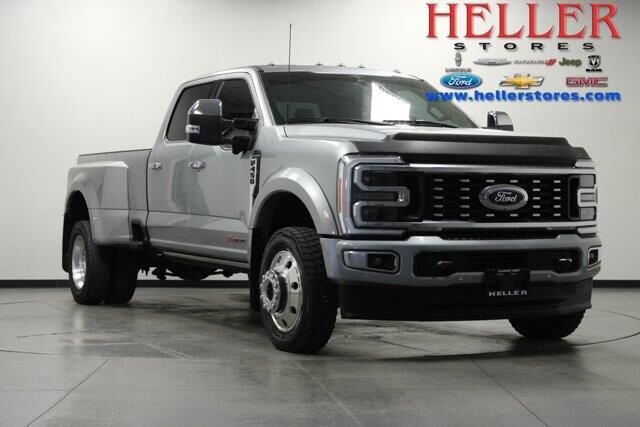2023 Ford F-450 Super Duty Platinum