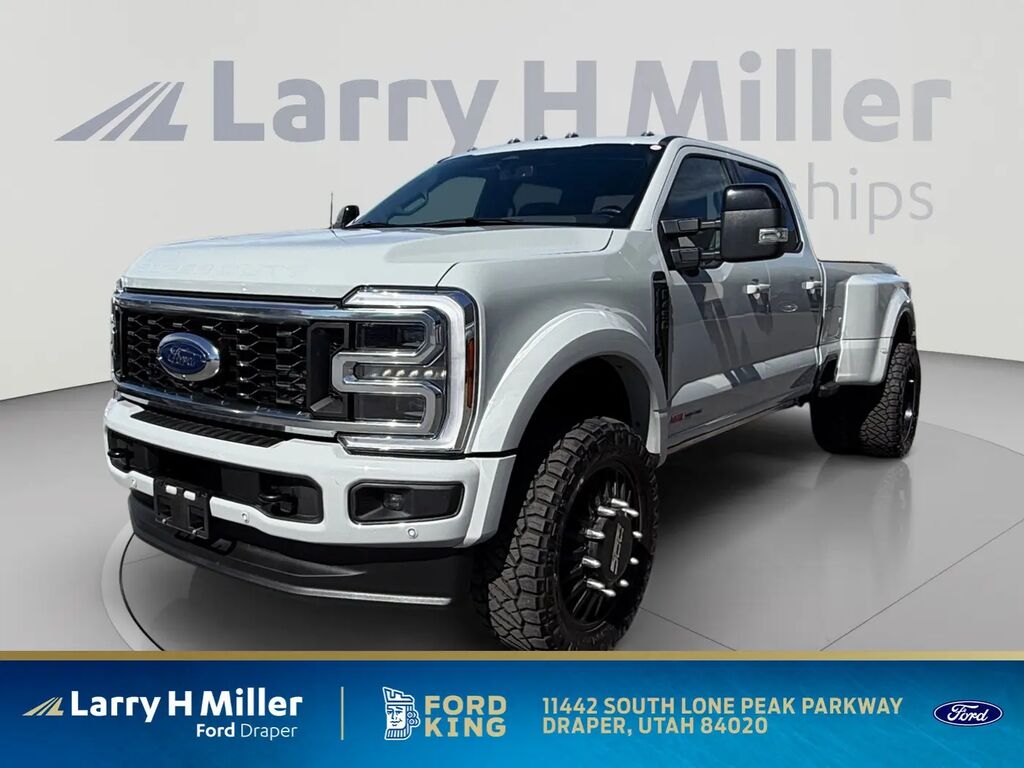 2025 Ford F-450 Super Duty Platinum — photo 1 of 13