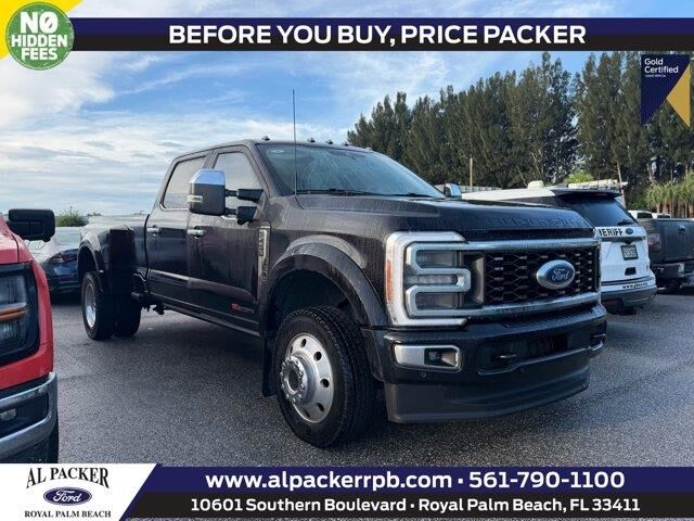 2025 Ford F-450 Super Duty Platinum