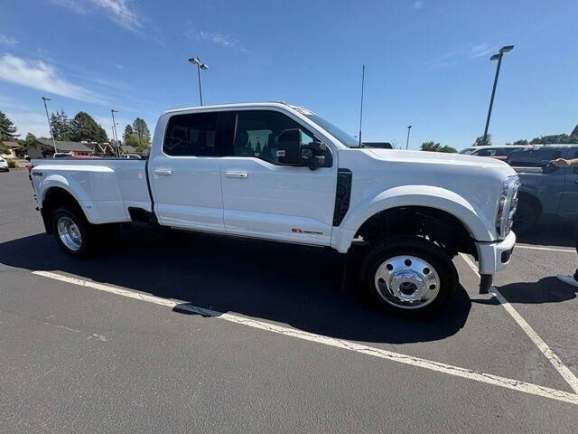 2026 Ford F-450 Super Duty Platinum — photo 1 of 1