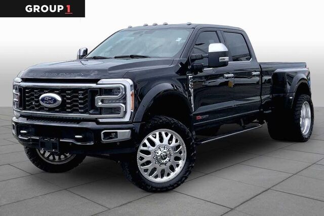 2023 Ford F-450 Super Duty Platinum