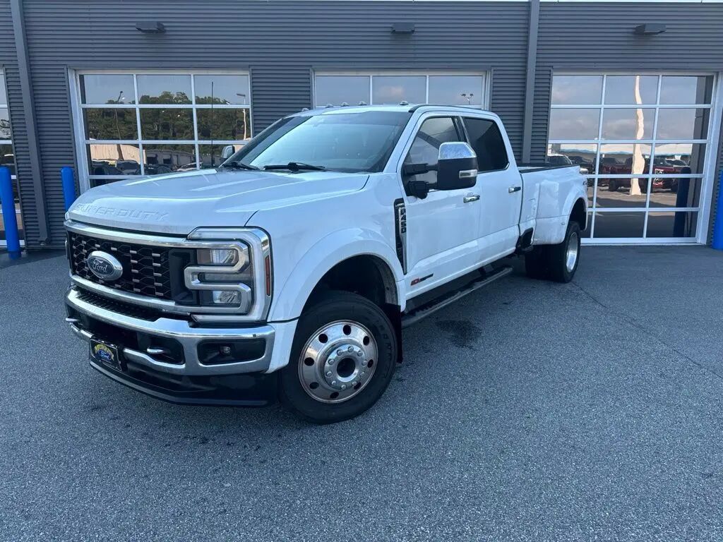 2024 Ford F-450 Super Duty Lariat — photo 1 of 10