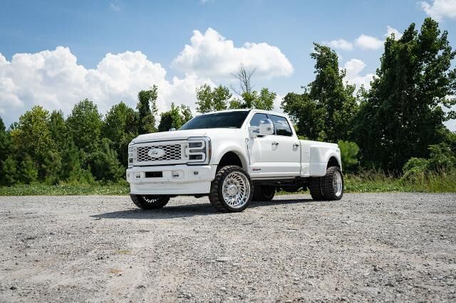 2024 Ford F-450 Super Duty Platinum — photo 1 of 26