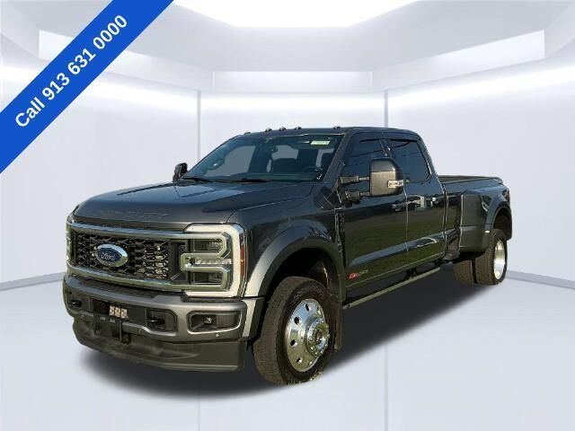 2026 Ford F-450 Super Duty Platinum