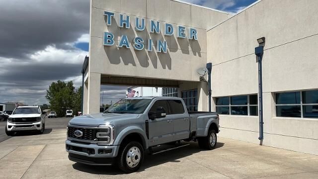 2026 Ford F-450 Super Duty Platinum — photo 1 of 10