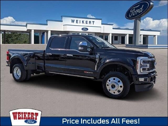 2026 Ford F-450 Super Duty Platinum