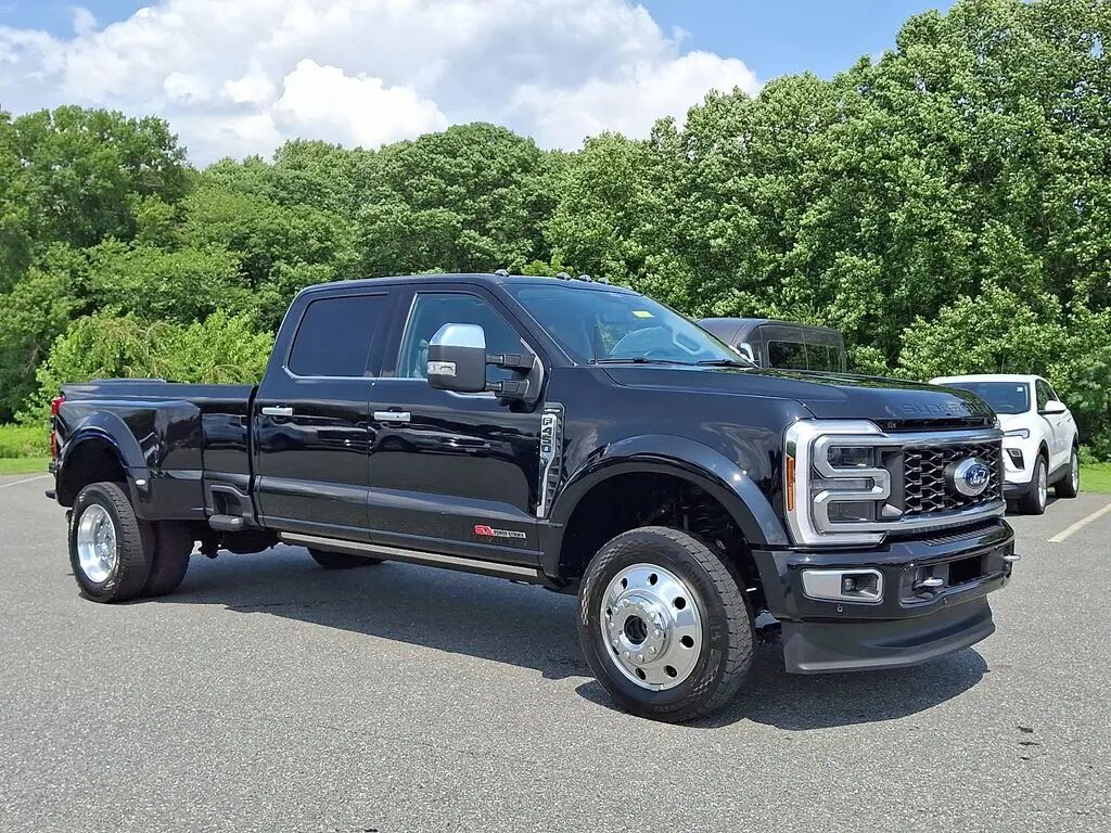 2024 Ford F-450 Super Duty Limited — photo 1 of 13