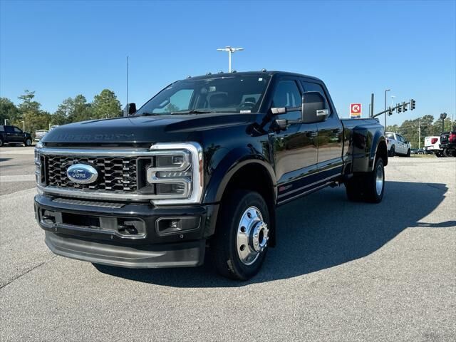 2025 Ford F-450 Super Duty Platinum