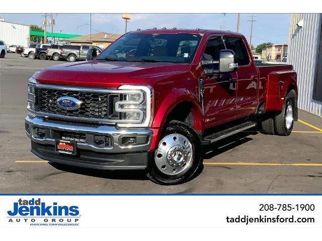 2026 Ford F-450 Super Duty Lariat — photo 1 of 13