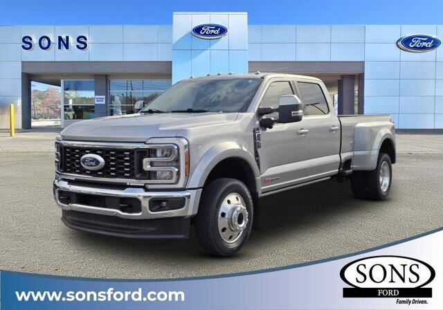 2023 Ford F-450 Super Duty Lariat — photo 1 of 39
