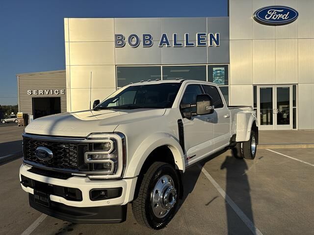 2025 Ford F-450 Super Duty Platinum