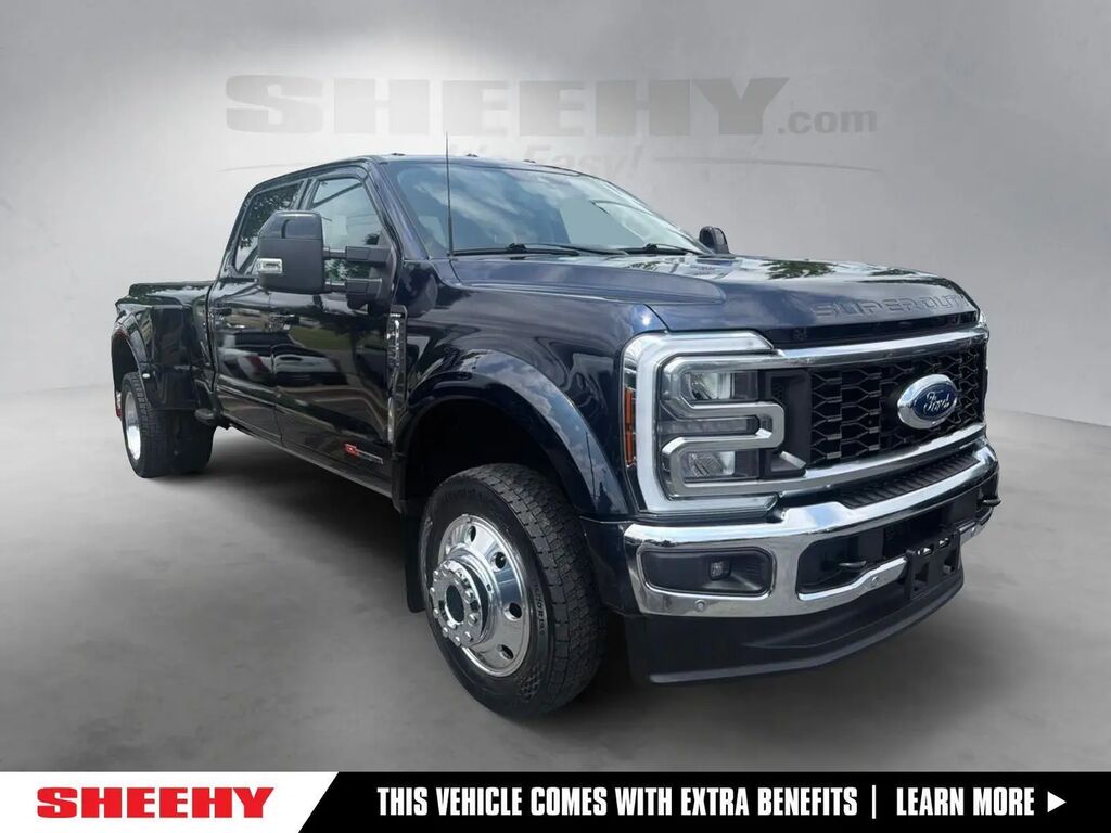 2024 Ford F-450 Super Duty Lariat — photo 1 of 13