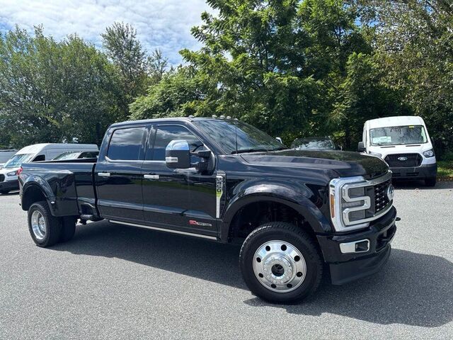 2026 Ford F-450 Super Duty Platinum