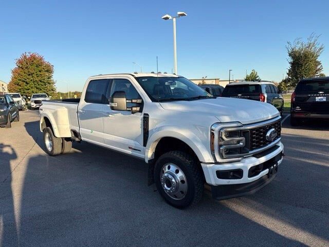 2026 Ford F-450 Super Duty Platinum