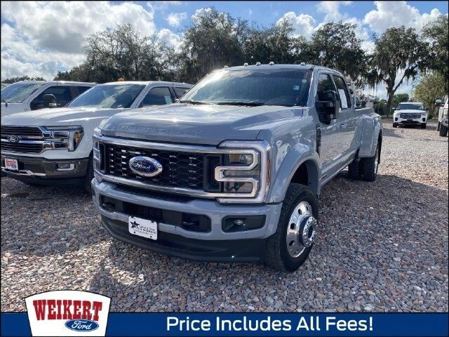 2026 Ford F-450 Super Duty Platinum