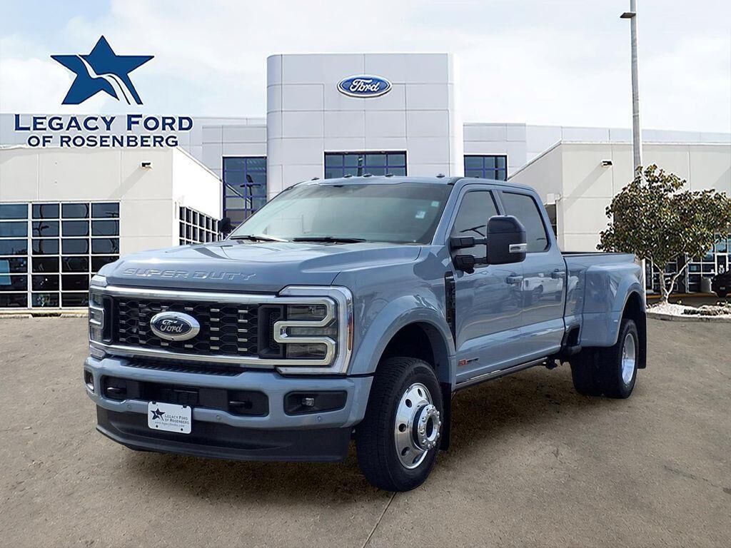 2026 Ford F-450 Super Duty Platinum — photo 1 of 3