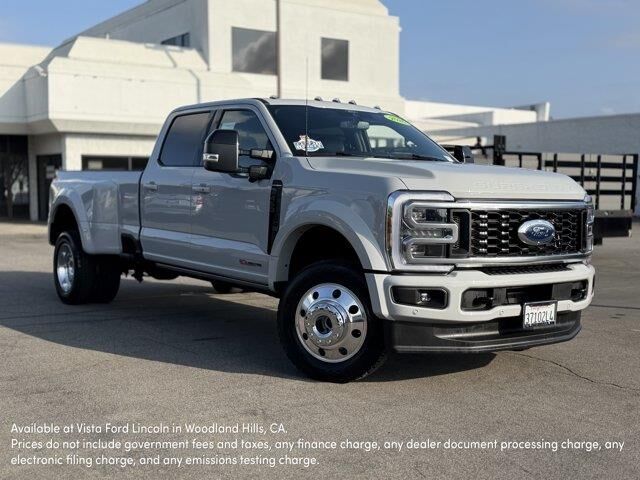 2026 Ford F-450 Super Duty Platinum — photo 1 of 17