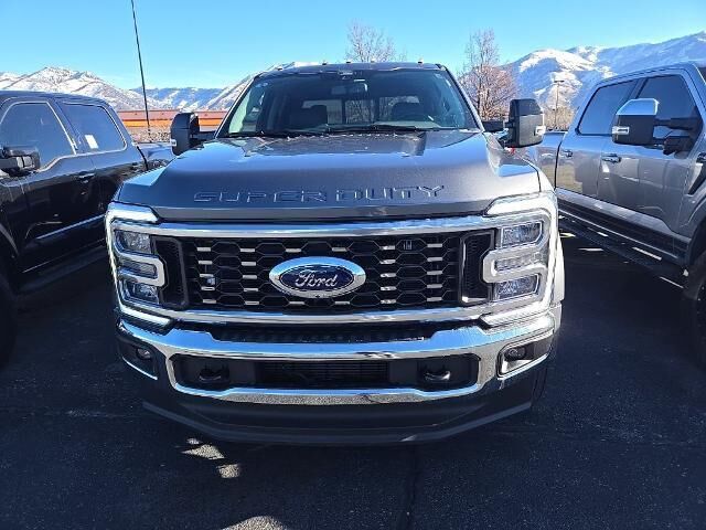 2024 Ford F-450 Super Duty Lariat — photo 1 of 26