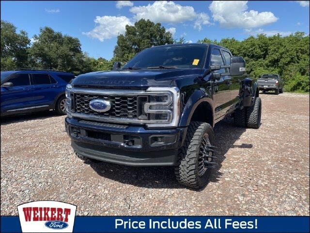 2025 Ford F-450 Super Duty Platinum