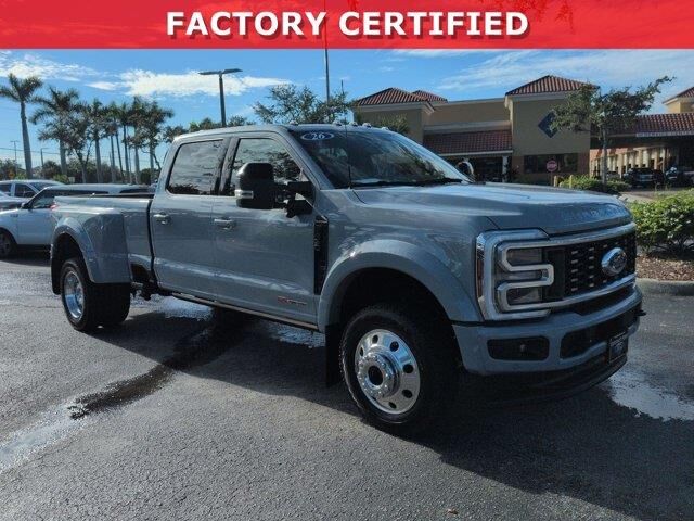 2026 Ford F-450 Super Duty Platinum