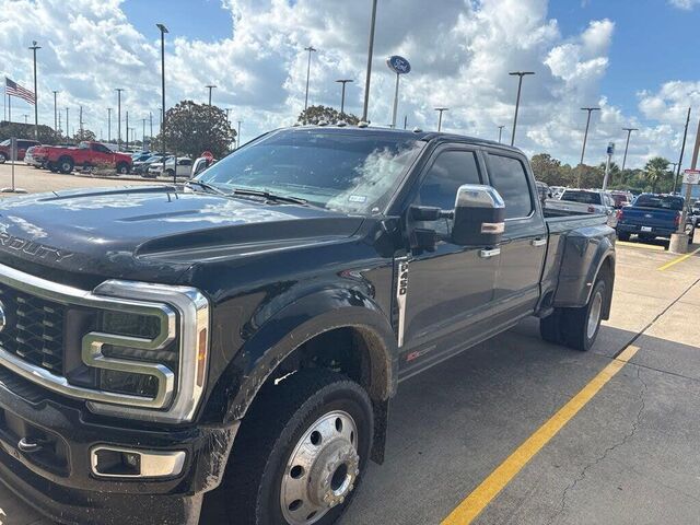 2026 Ford F-450 Super Duty Platinum