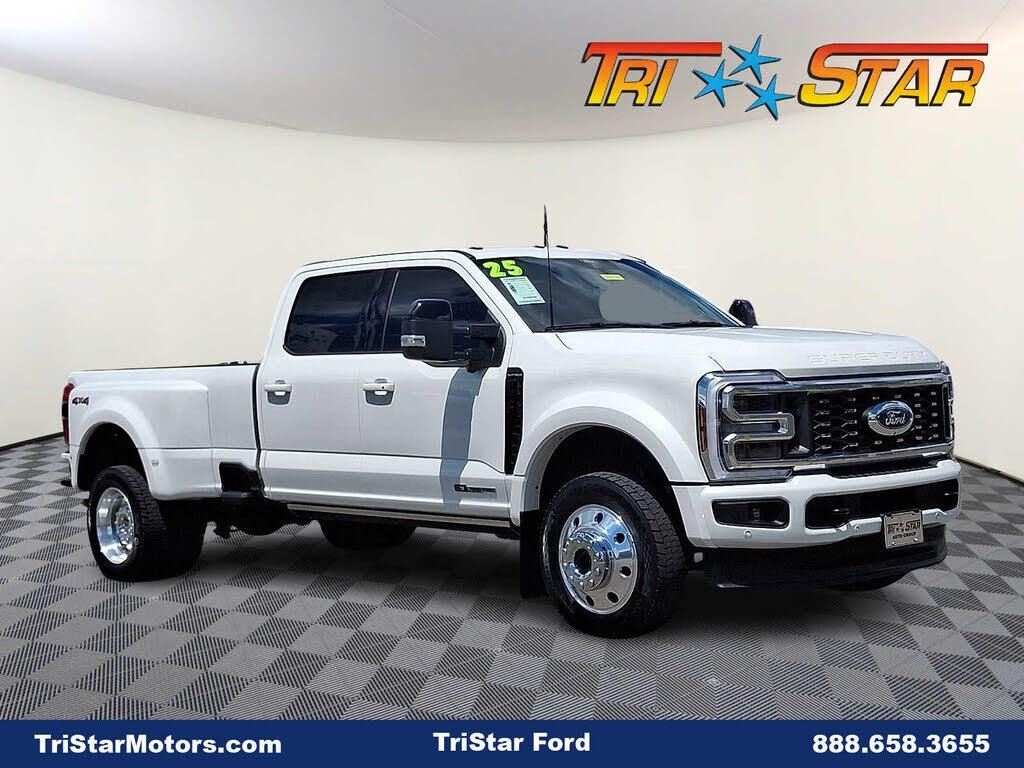 2025 Ford F-450 Super Duty King Ranch — photo 1 of 1